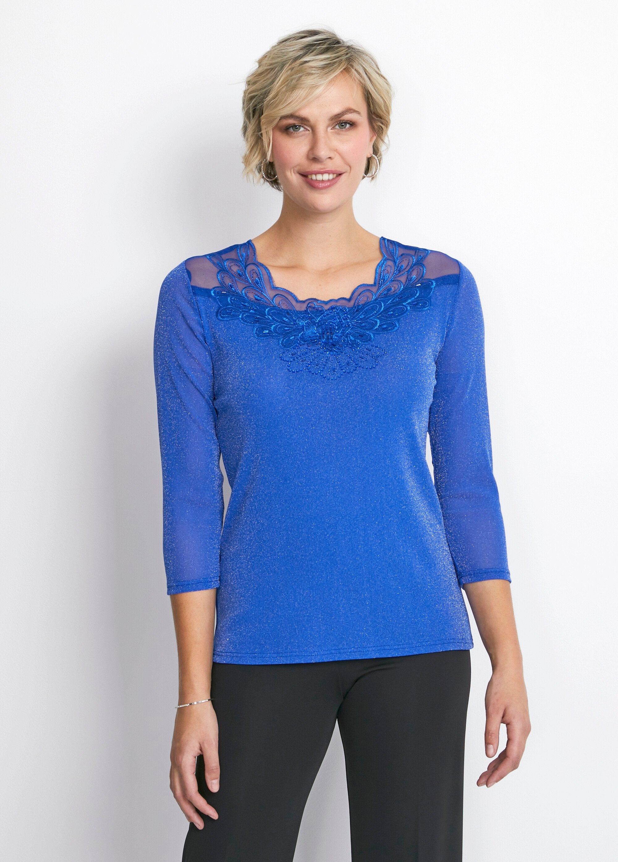 T-shirt_met_3/4_mouwen_met_glanzend_borduursel_Kobalt_blauw_FA1_slim