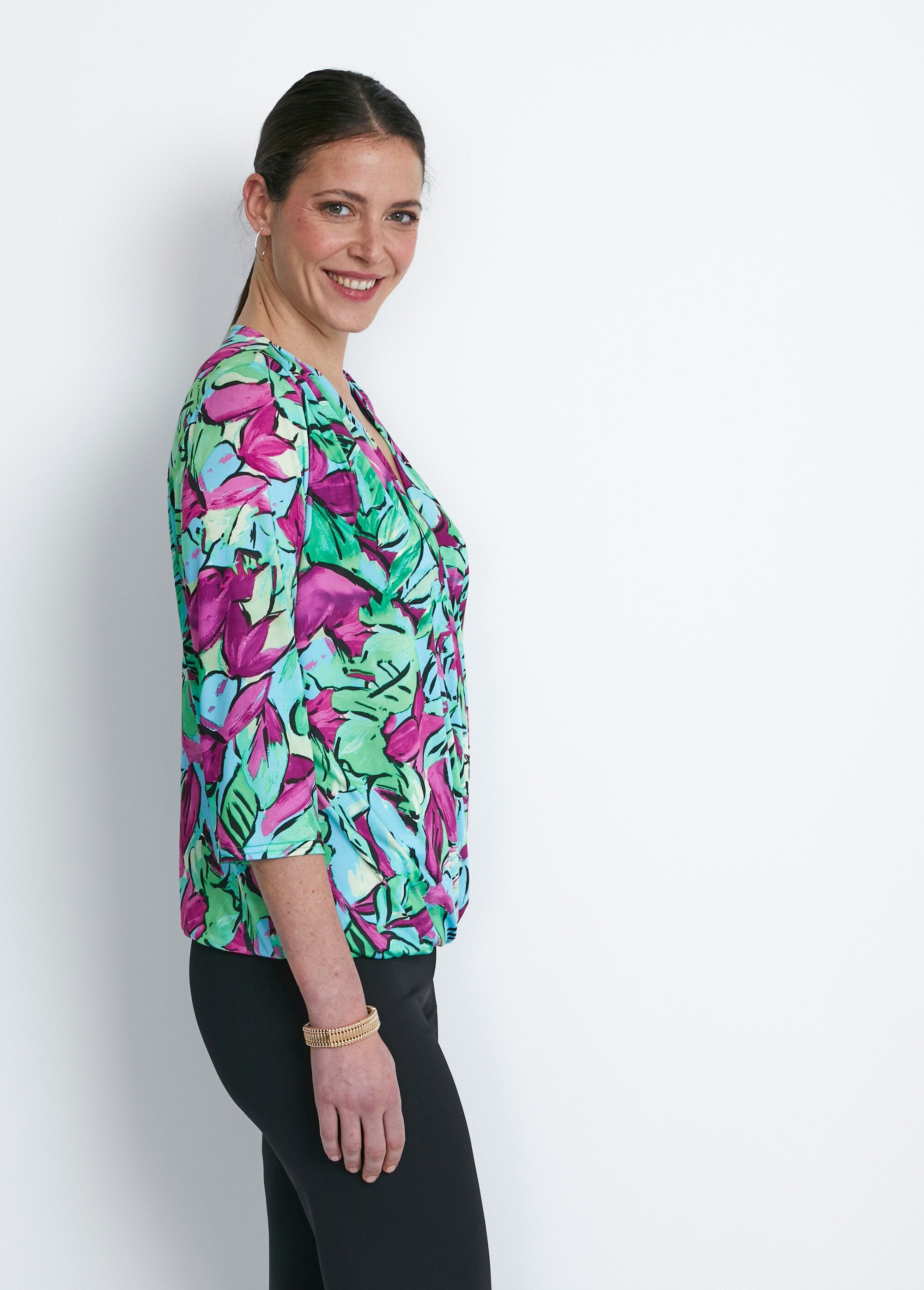 Wikkel_T-shirt_met_blouson_Groen_en_fuchsia_DR1_slim