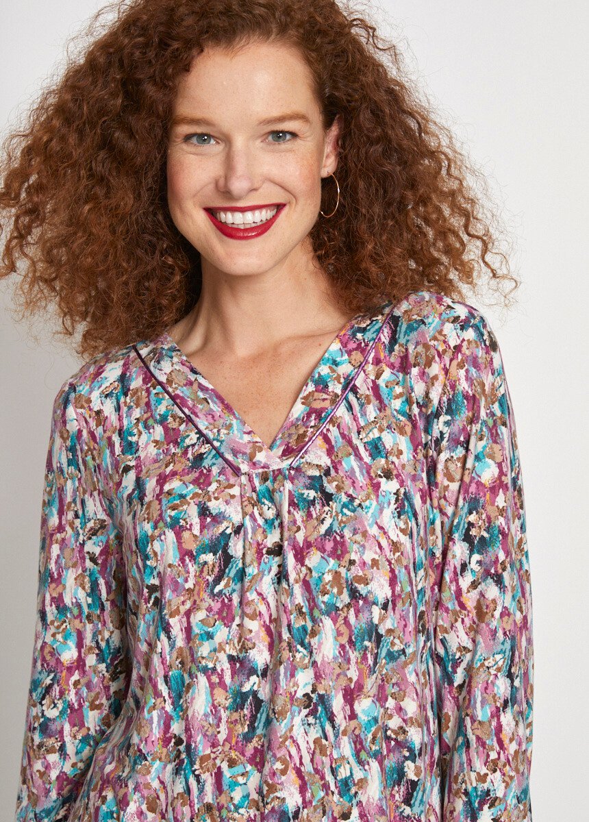 Bedrukt_T-shirt_met_V-hals,_3/4_mouwen_Cassis_et_emeraude_DE1_slim