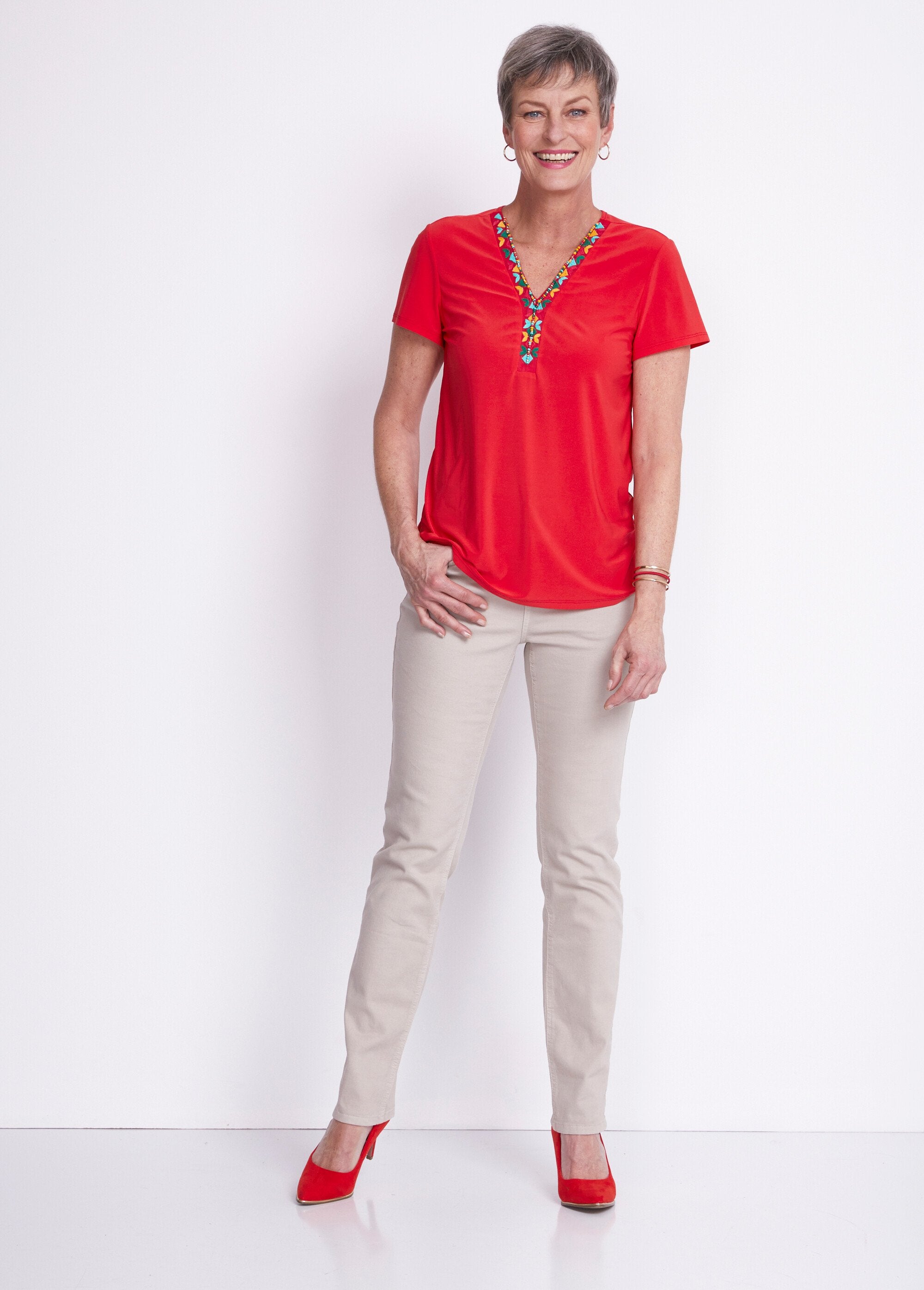 T-shirt_van_elastisch_breisel_met_fantasie_halslijn_Rouge_SF1_slim