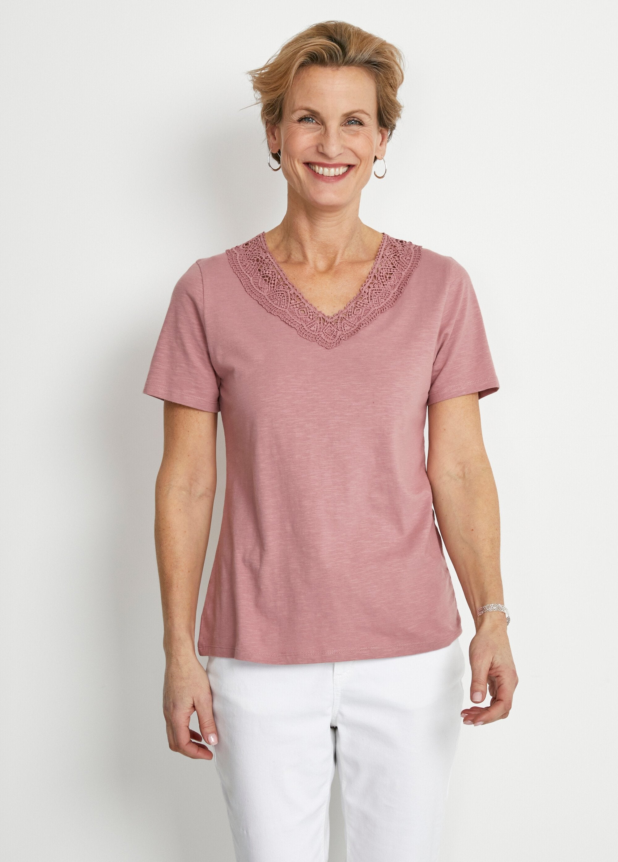 Katoenen_en_macramé_T-shirt_met_korte_mouwen_Roze_FA1_slim