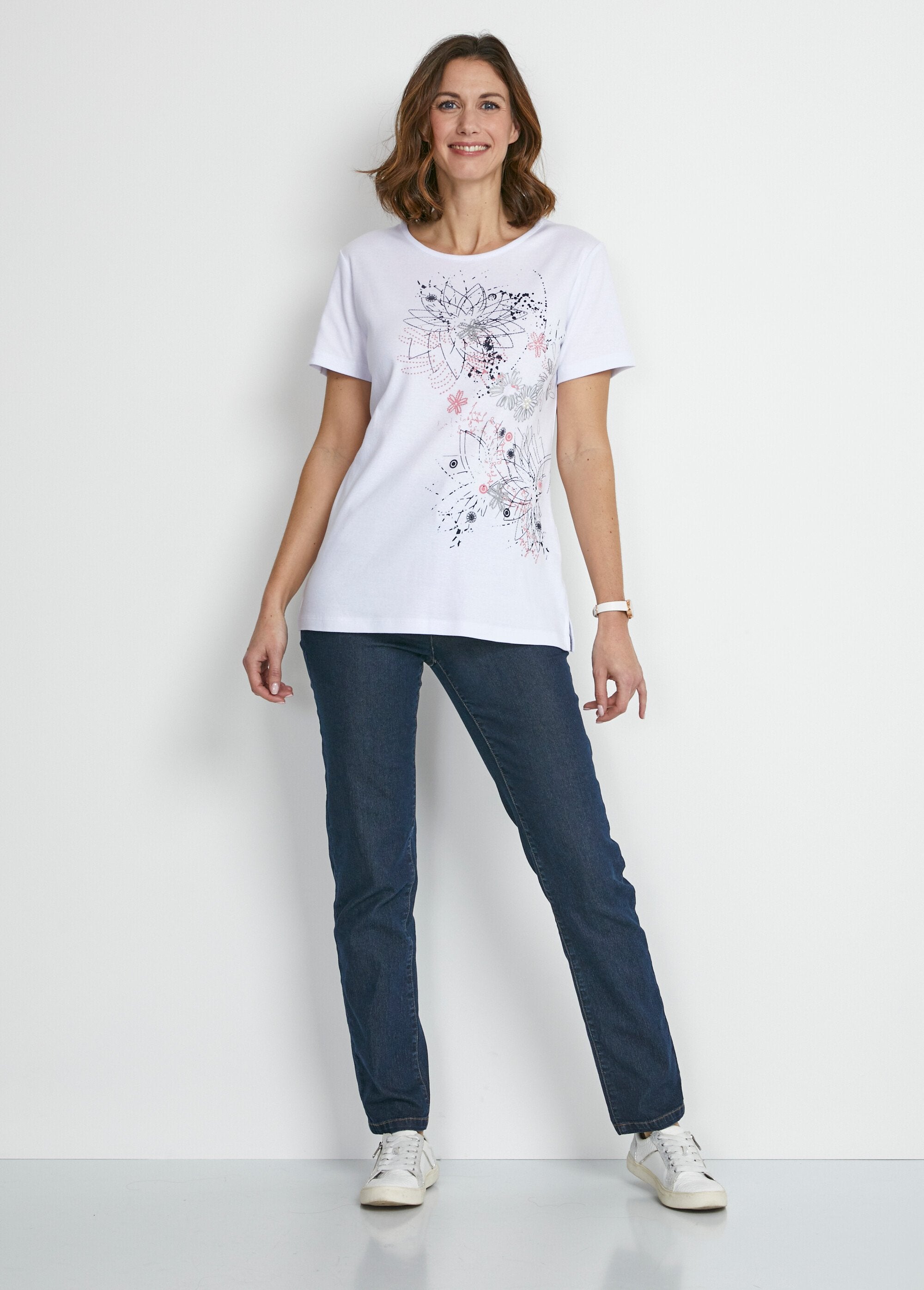 Lang_gebloemd_T-shirt_met_zijsplitten_WIT_SF1_slim