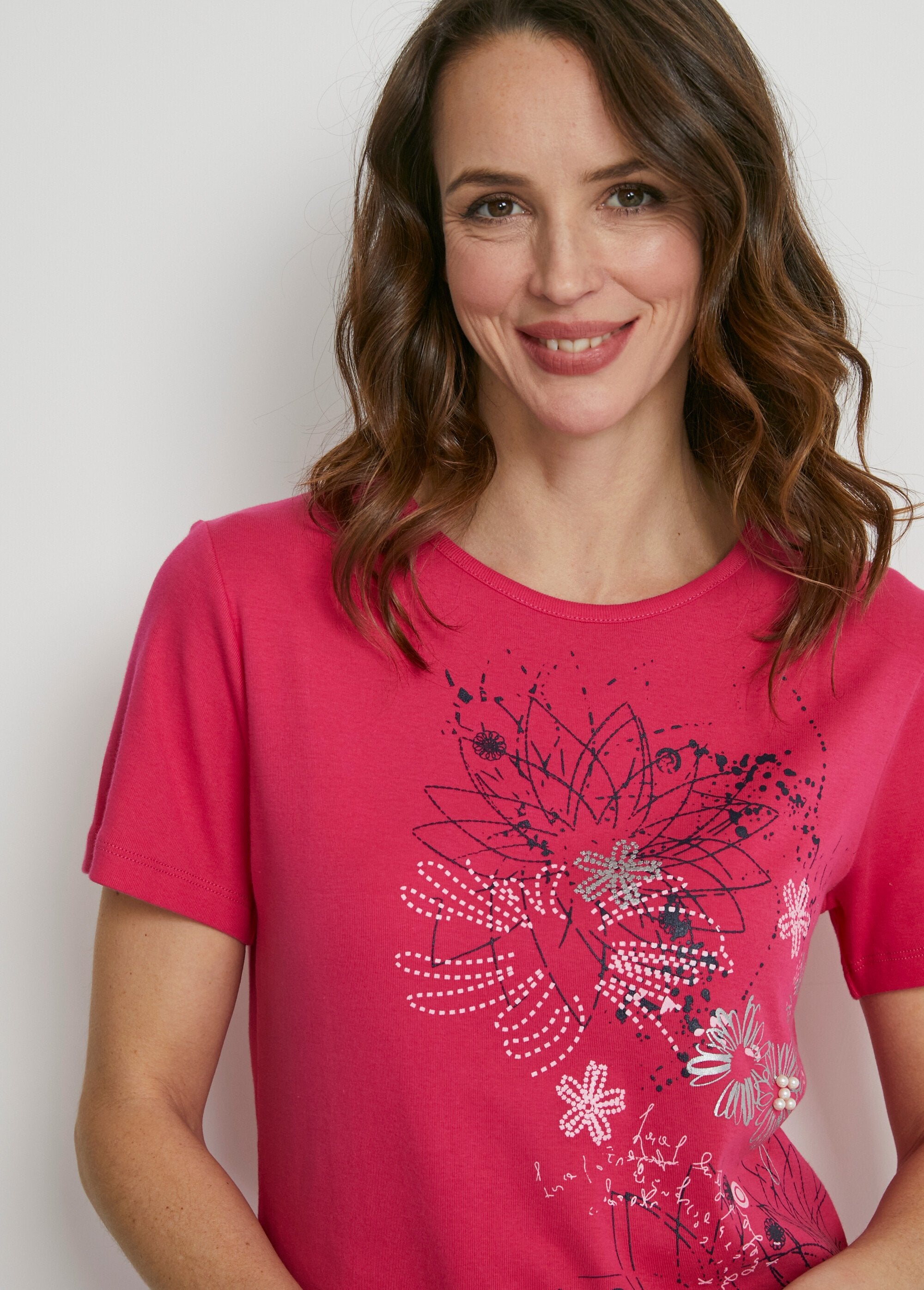 Lang_gebloemd_T-shirt_met_zijsplitten_Fuchsia_DE1_slim