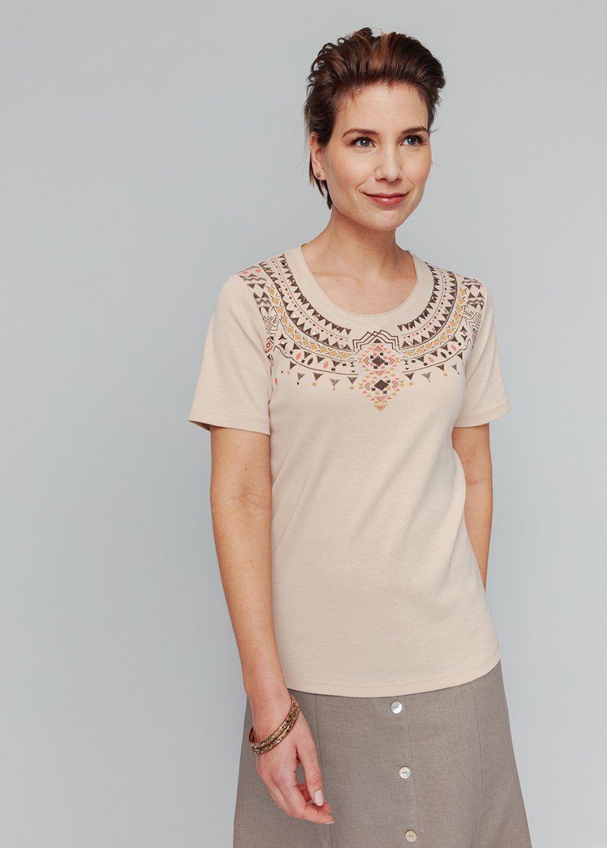 T-shirt_met_korte_mouwen_en_kraag_met_studs_Zand_FA1_slim