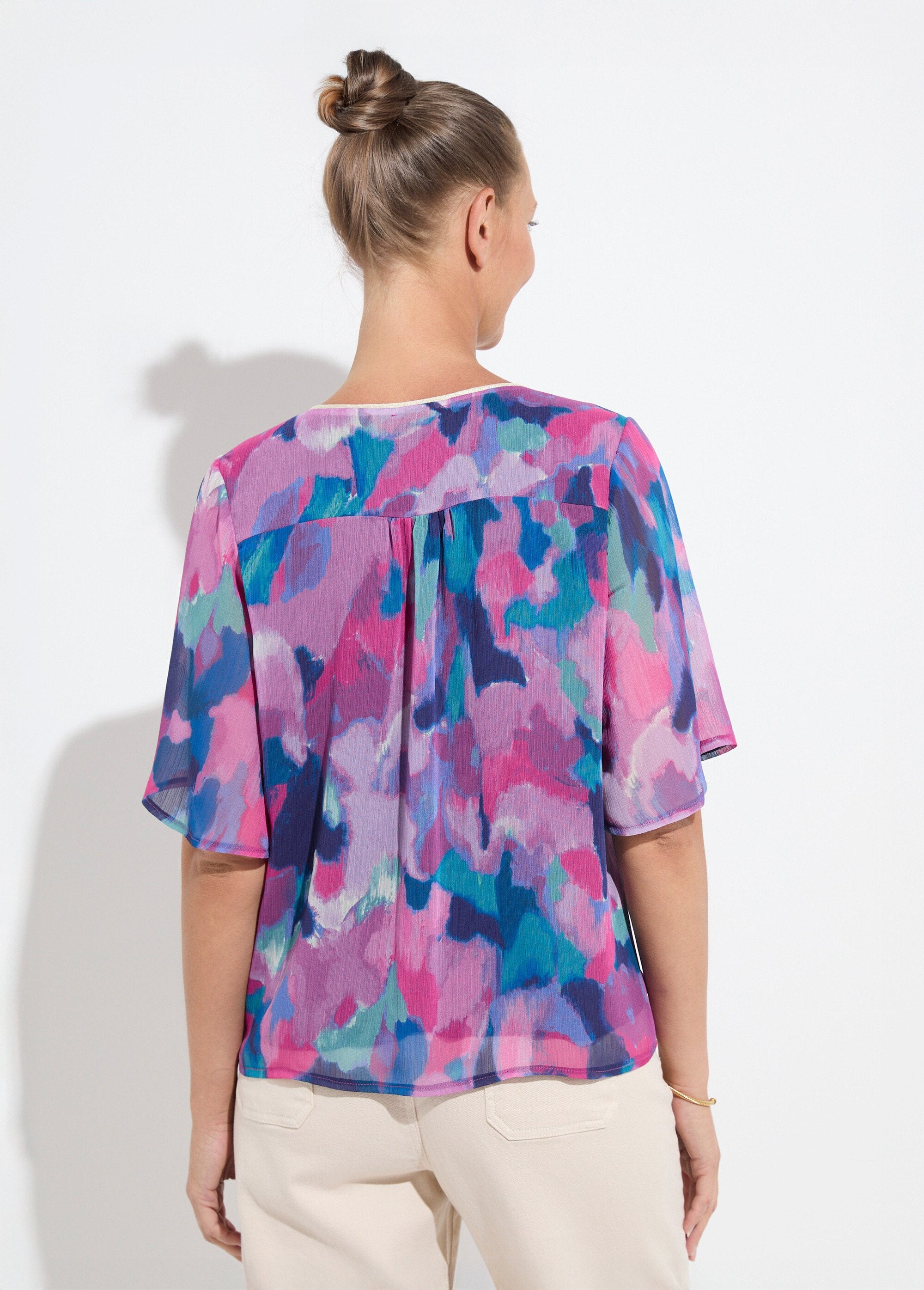 Losvallende_voile_tuniek_met_V-hals_en_print_Multicolore_DO1_slim