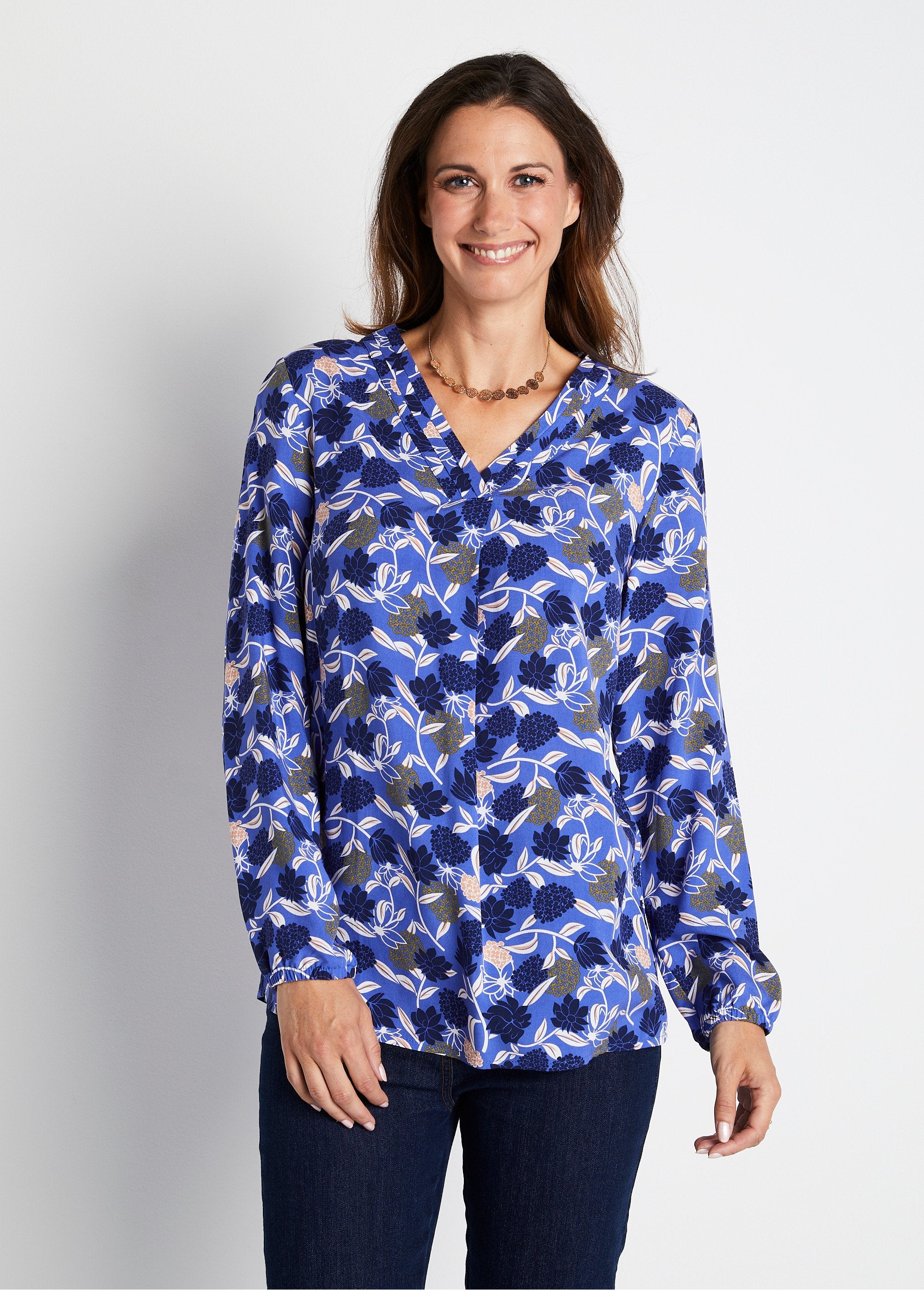 Losvallende_lange_tuniek_met_bloemenprint_Blauwdruk_FA1_slim