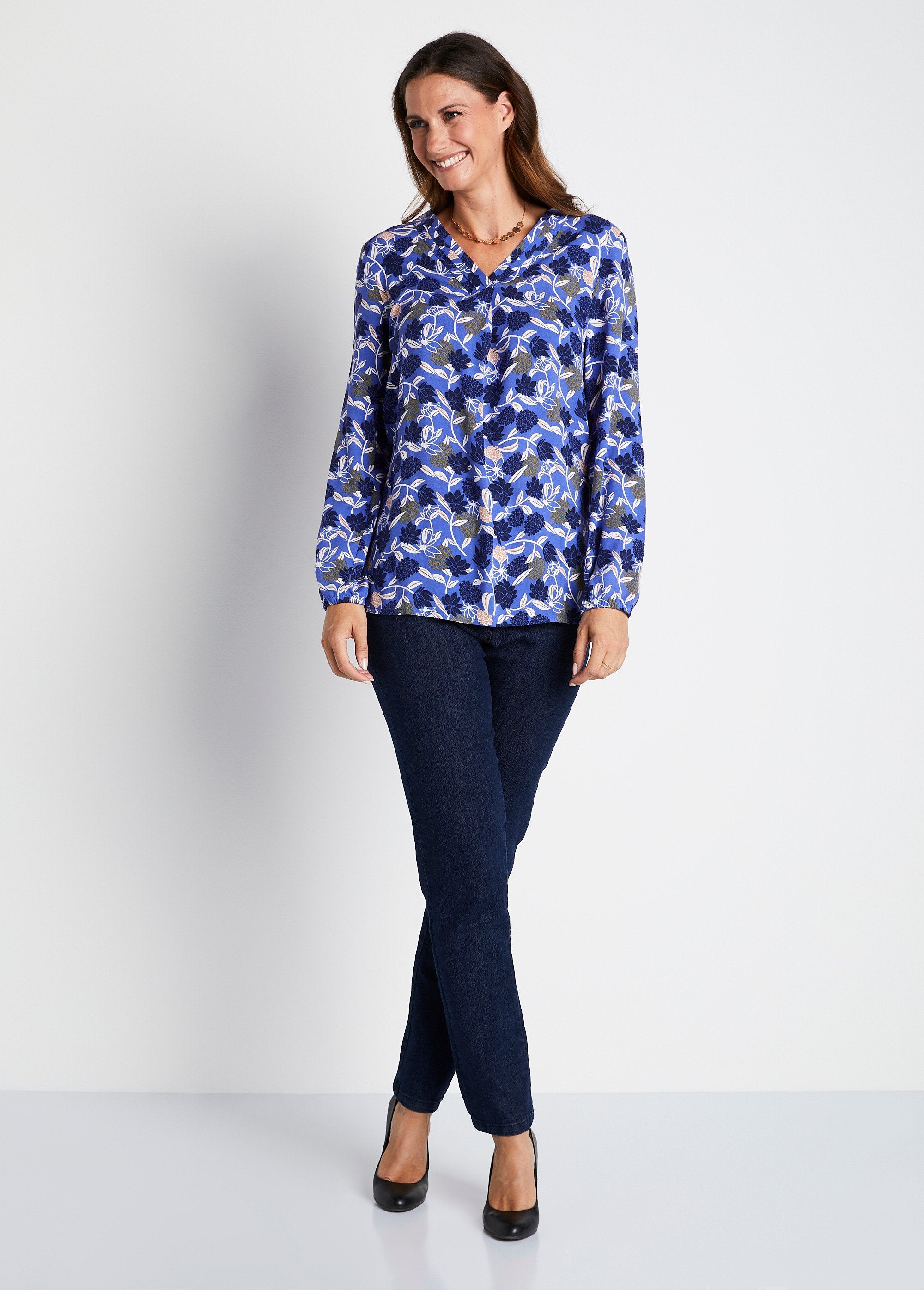 Losvallende_lange_tuniek_met_bloemenprint_Blauwdruk_SF1_slim