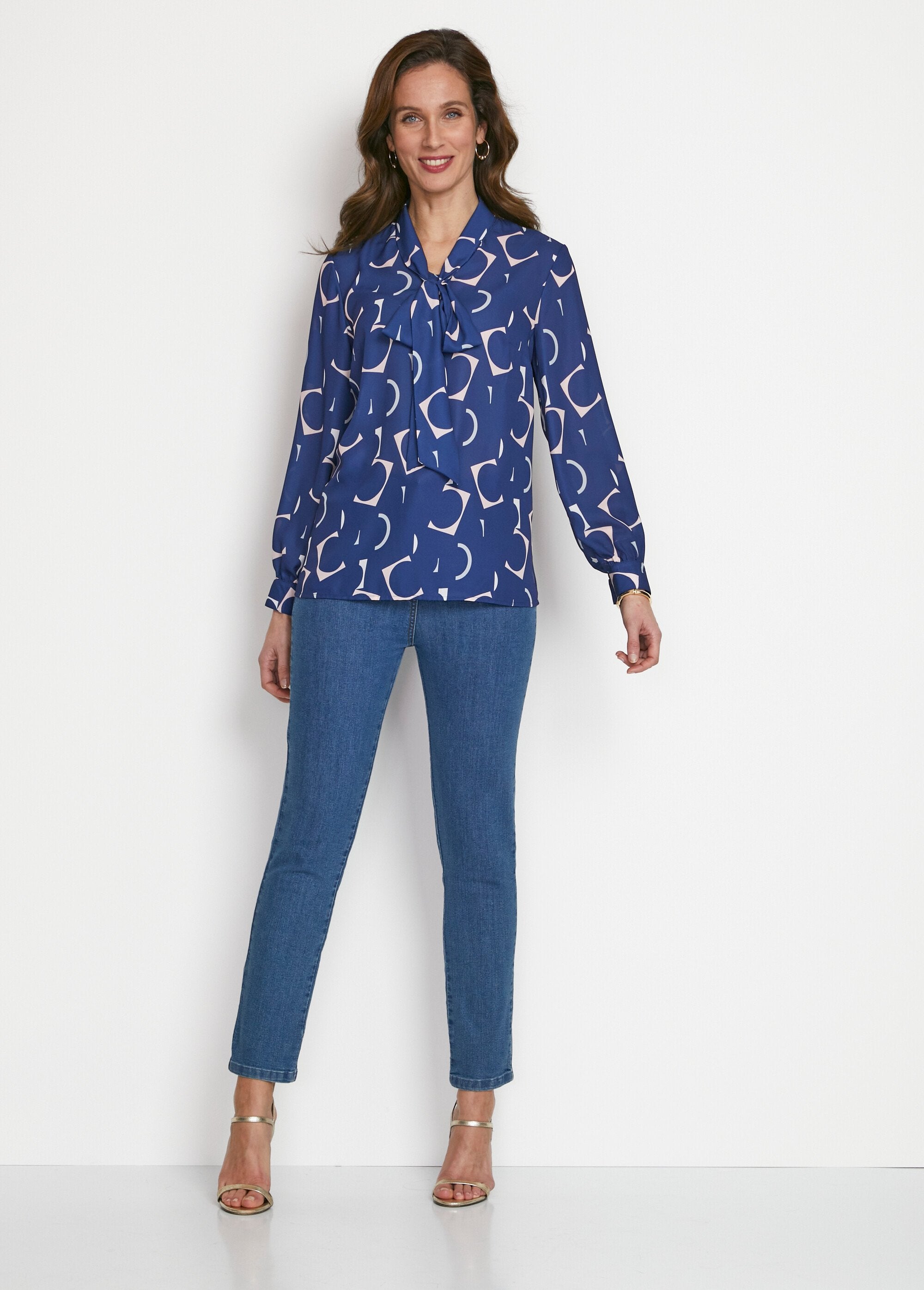 Lange_tuniek_met_print_Blauwe_achtergrond_SF1_slim