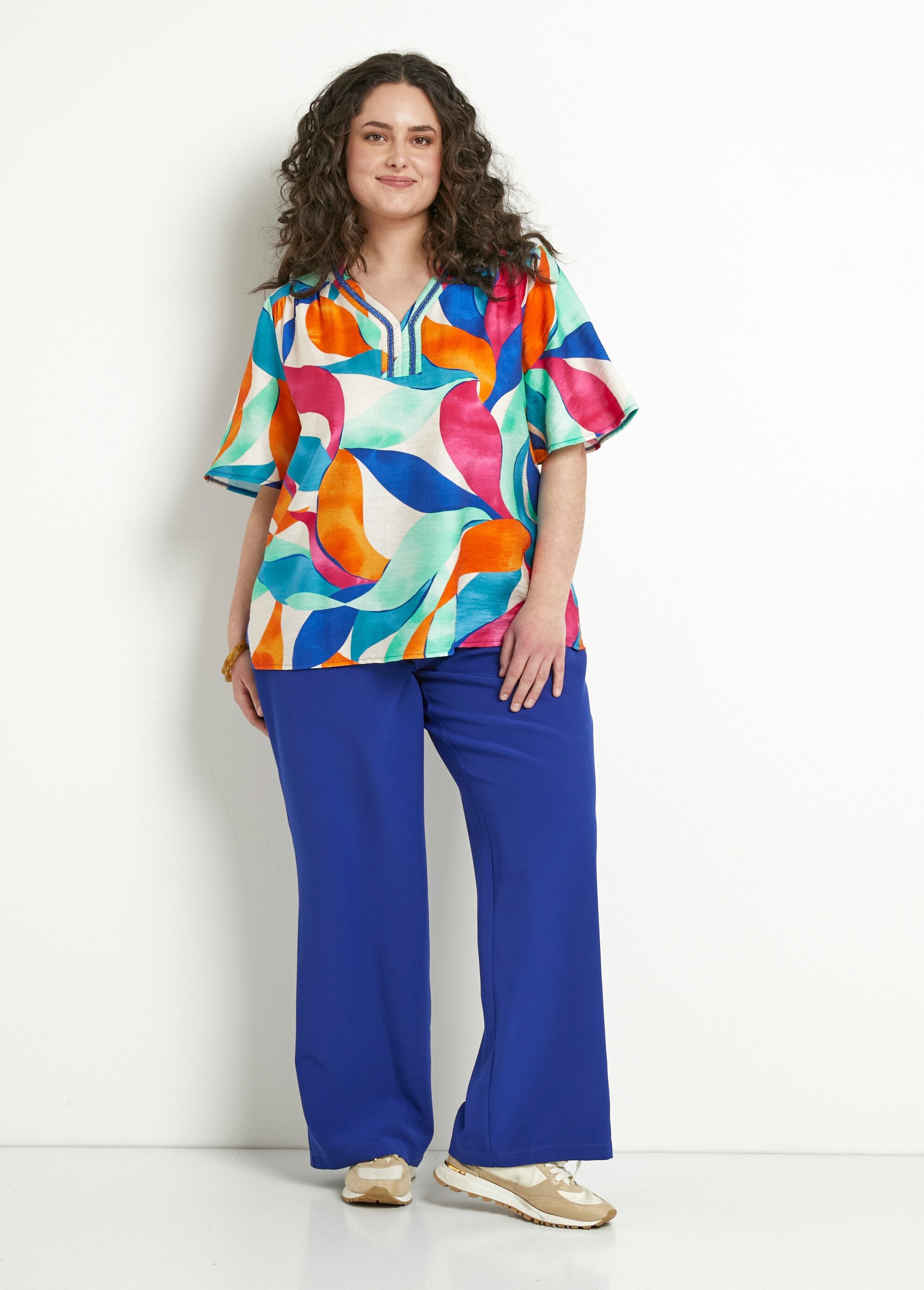 Bedrukte_losvallende_lange_tuniek_met_ruches_aan_de_mouwen_Orange_et_bleu_SF1_curvy