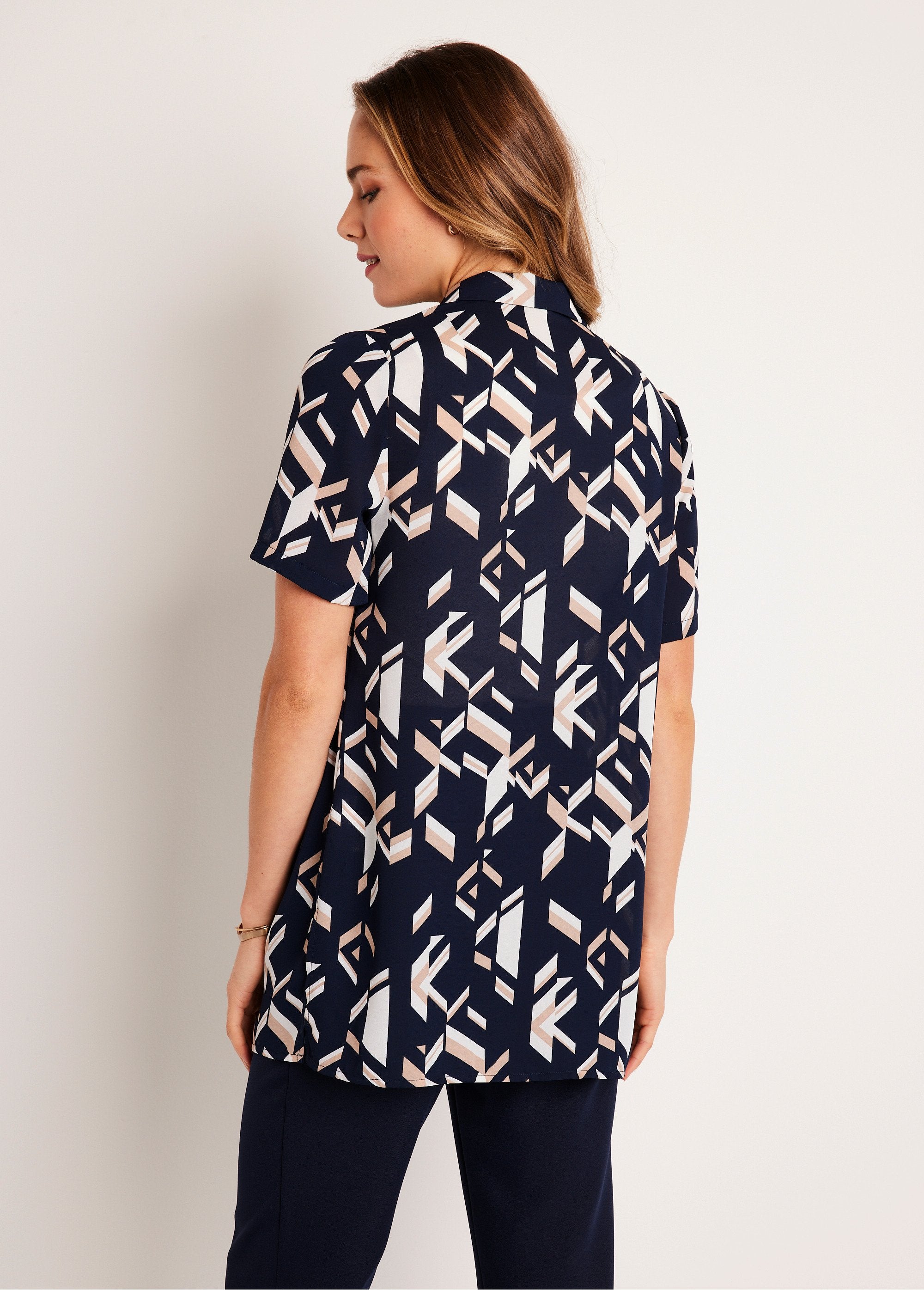 Lange_tuniek_met_knoopsluiting_en_print_Marine_en_zand_DO1_slim