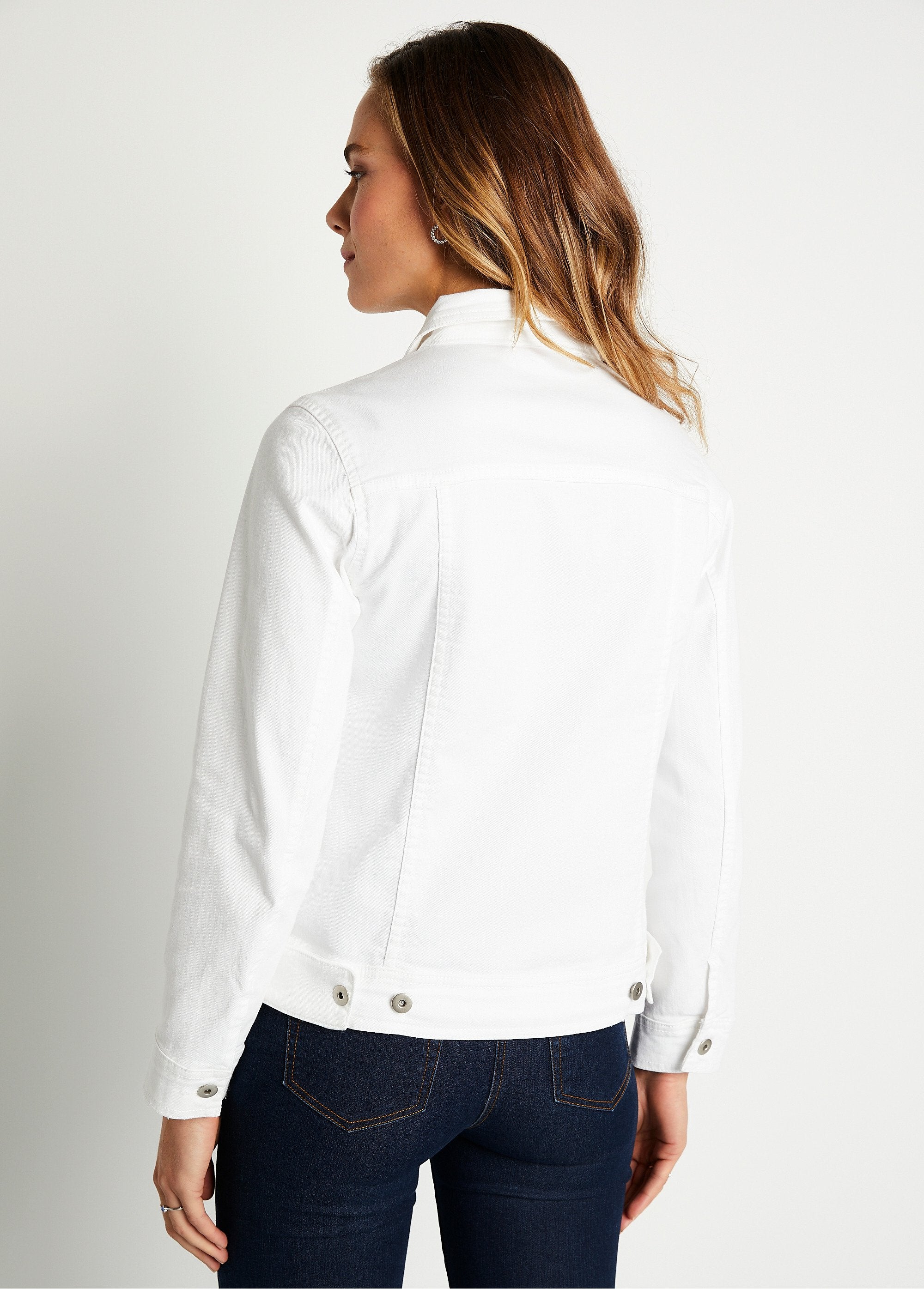 Button-down_spijkerjack_WIT_DO1_slim