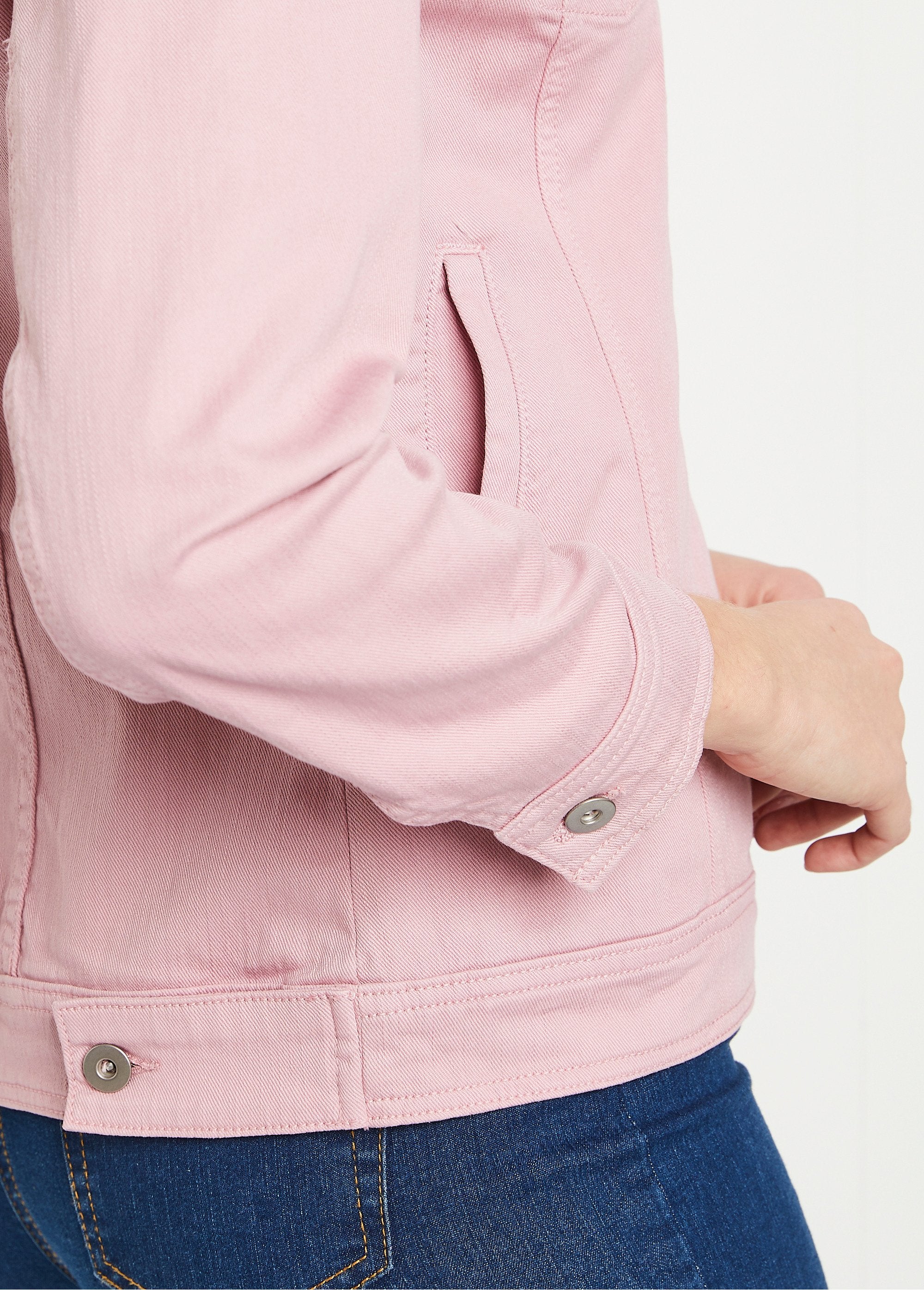 Button-down_spijkerjack_ROZE_DE1_slim