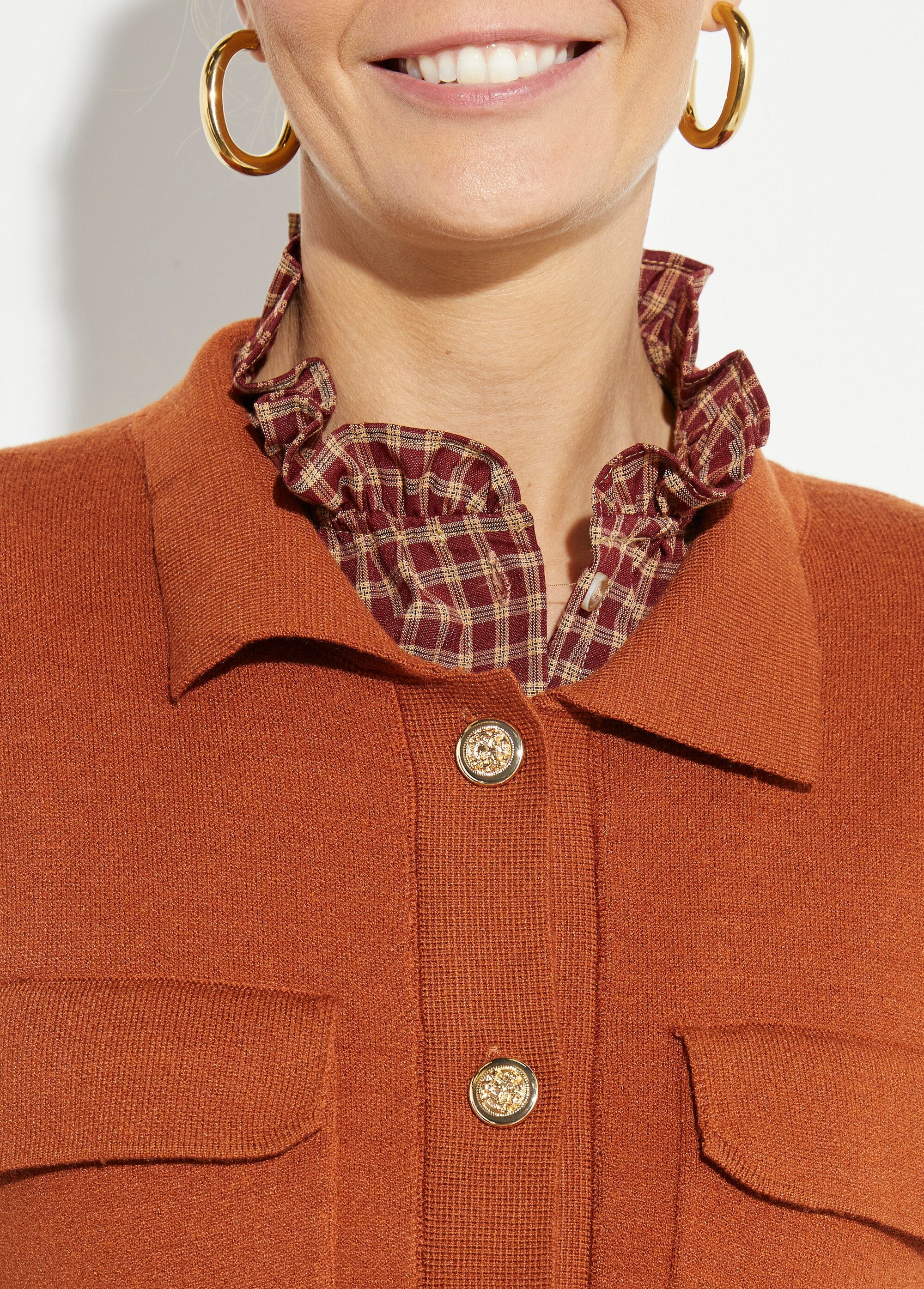 Veste_maille_jacquard_et_boutons_métal_Brique_DE1_slim