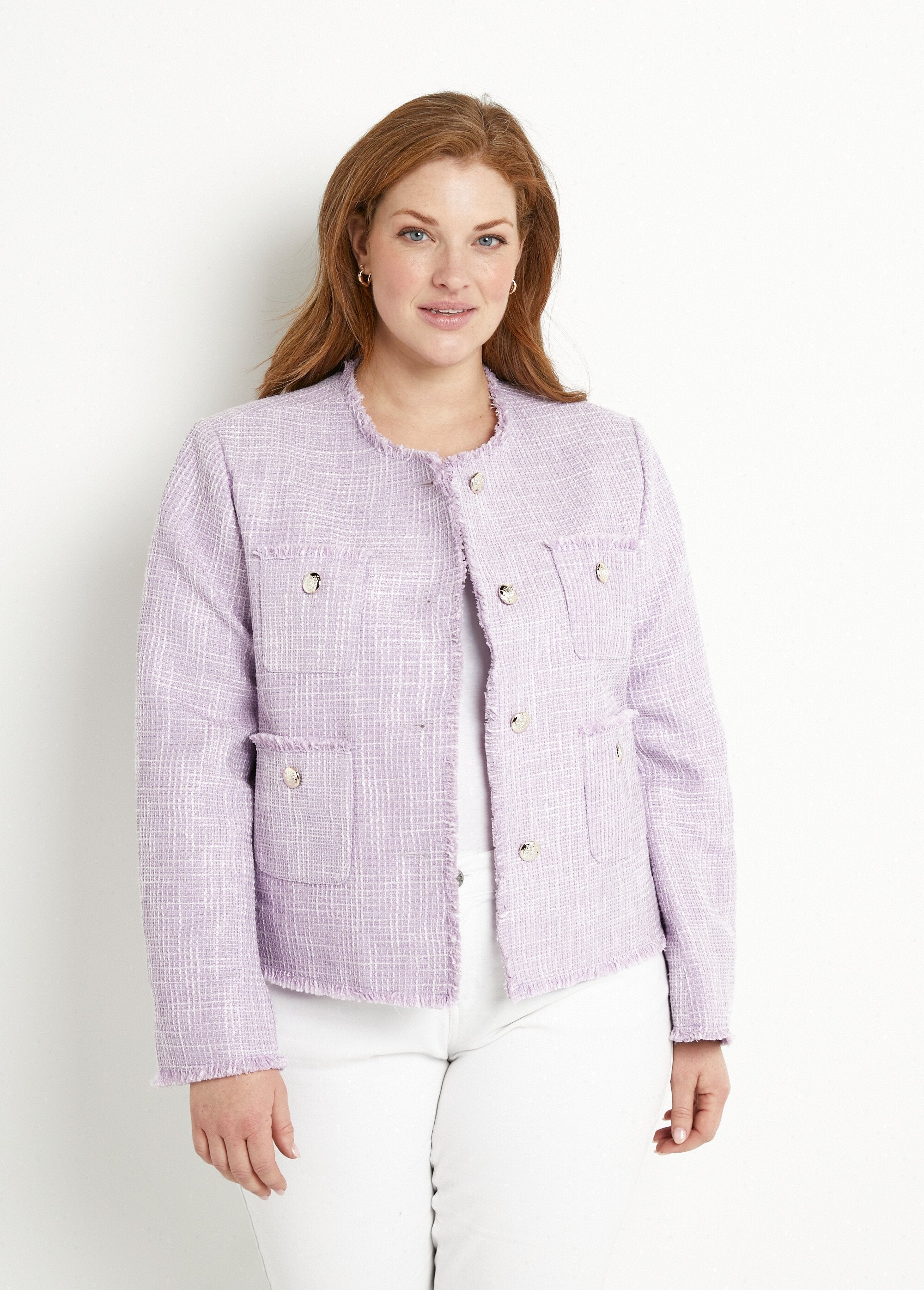 Veste_sans_col_boutonnée_courte_tissu_natté_uni_Parme_FA1_curvy