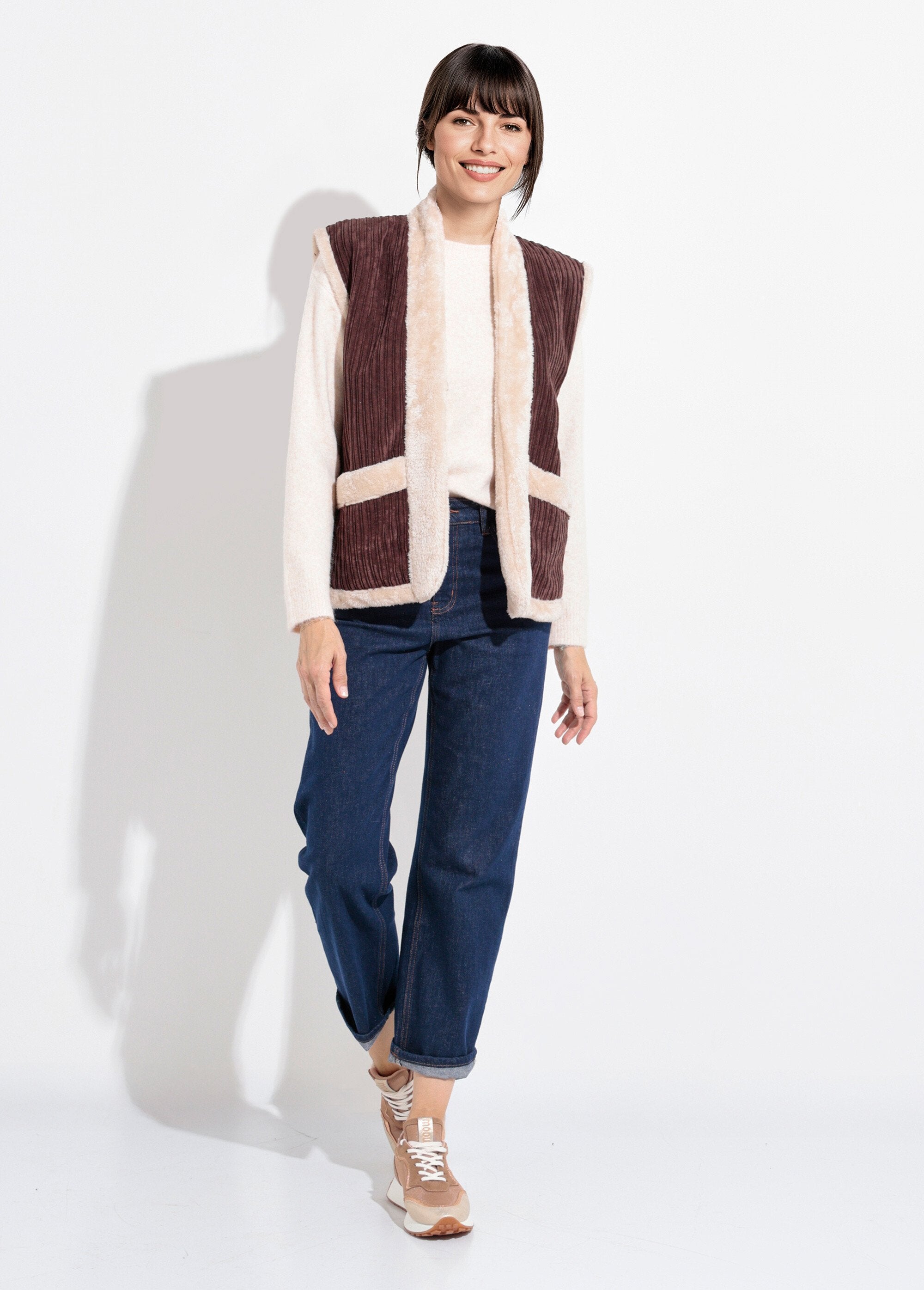 Mouwloos_jasje_van_fluweel_en_bont_Marron_SF1_slim