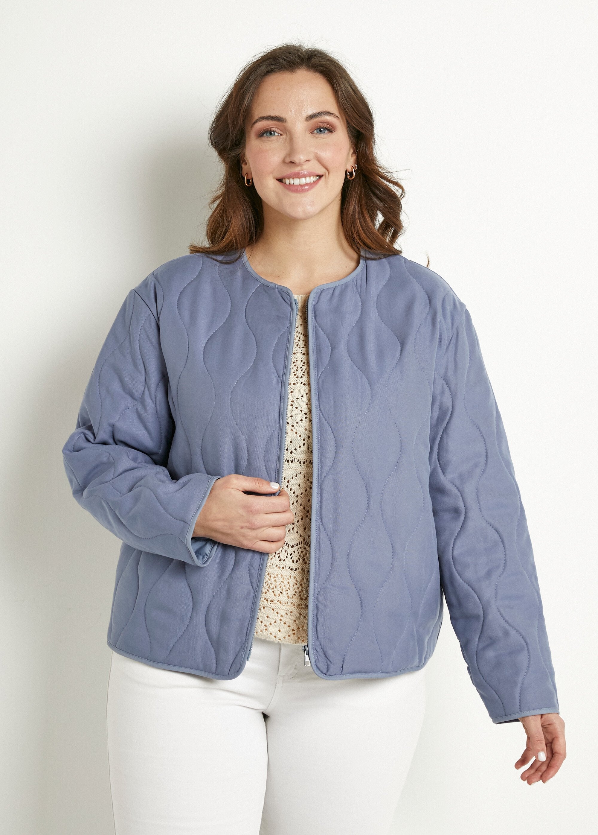 Veste_unie_matelassée_zippée_courte_col_rond_Bleu_jean_FA1_curvy